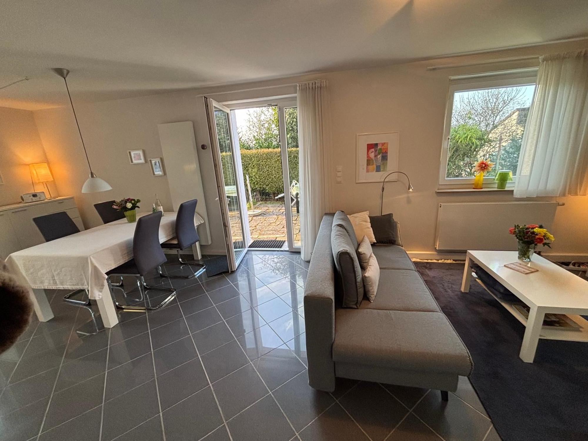 Charmante Ferienwohnung Fuer 2-3 Gaeste Wuerzburg Höchberg Buitenkant foto